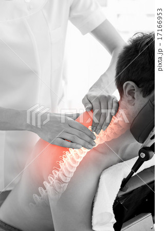 Highlighted spine of man at physiotherapy Highlighted spine of man at physiotherapy 17166953