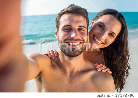 happy couple smiling 17173796