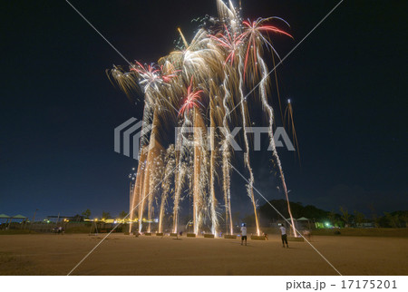 花火大会　吹き上げ花火 17175201