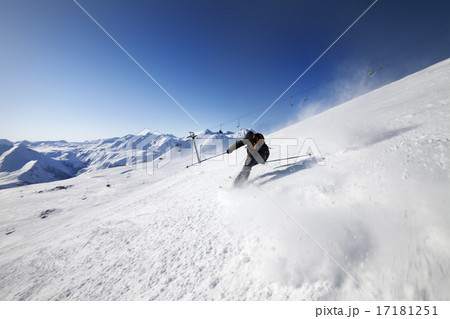 Skier on ski slope 17181251