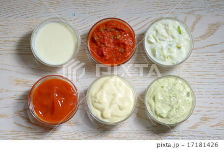 different types of sauces 17181426