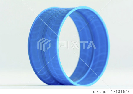 Round blue plastic loop 17181678