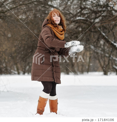 Young woman having fun in winter Young woman having fun in winter 17184106