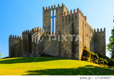 Guimaraes 17184607