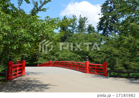 弘前城の「杉の大橋」(弘前公園/青森県弘前市) 弘前城の「杉の大橋」(弘前公園/青森県弘前市) 17185982