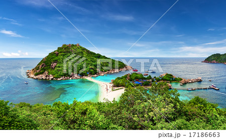 Beautiful beach of Koh Tao, Thailand 17186663