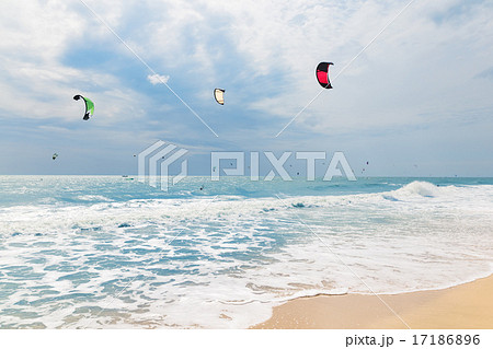 Kite surfing in waves 17186896