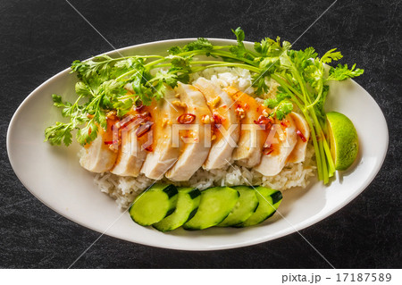 シンガポール マレーシア タイ風チキンライス Hainanese Chicken Riceの写真素材