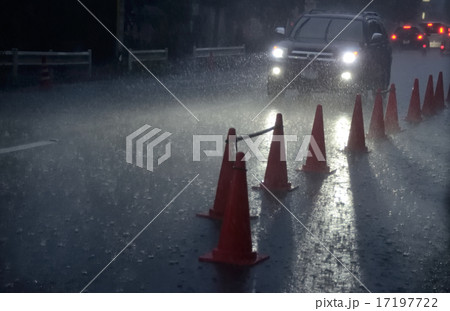 ゲリラ豪雨 17197722