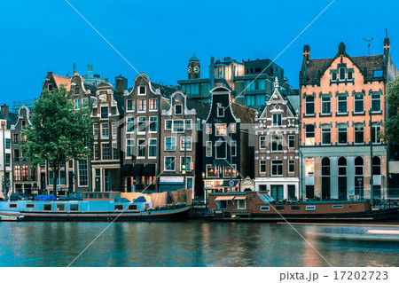 Night Amsterdam canal with dutch houses Night Amsterdam canal with dutch houses 17202723