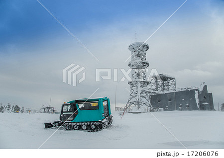志賀高原　横手山山頂　雪景色　雪上車 17206076