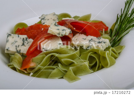 Pasta with salmon and blue cheese Pasta with salmon and blue cheese 17210272