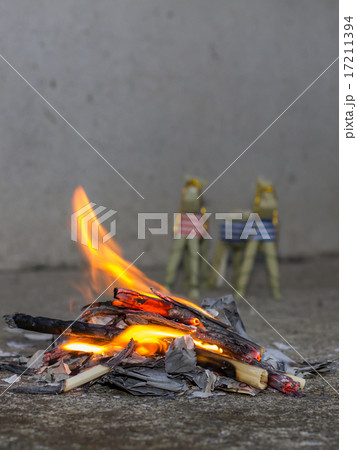 迎え火　送り火 17211394