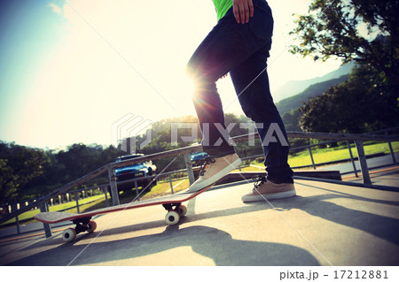skateboarder legs at skatepark skateboarder legs at skatepark 17212881