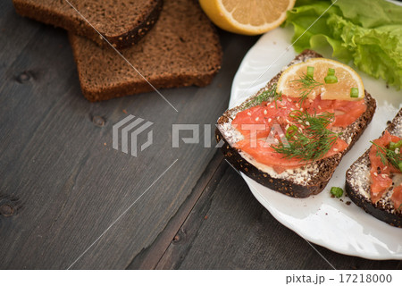 Sandwich with salmon for breakfast 17218000