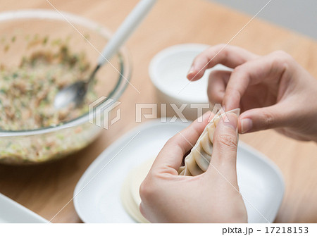 餃子作り 餃子作り 17218153