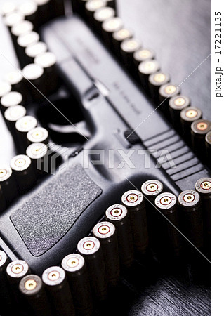 Automatic handgun Automatic handgun 17221135