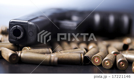 Automatic handgun Automatic handgun 17221146