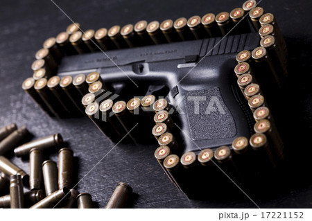 Automatic handgun Automatic handgun 17221152