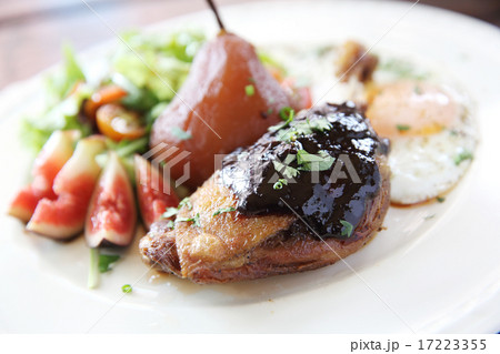 Duck confit , Roasted duck leg 17223355