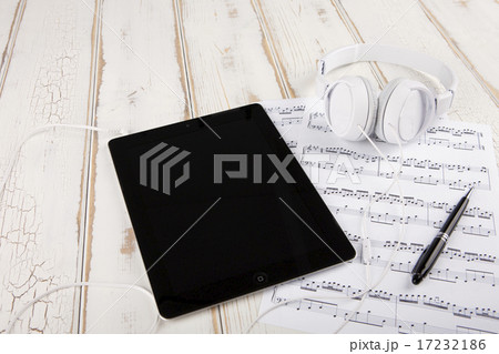 [PHO187] Books & Music_039 17232186