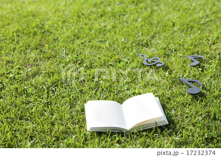 [PHO187] Books & Music_077 17232374
