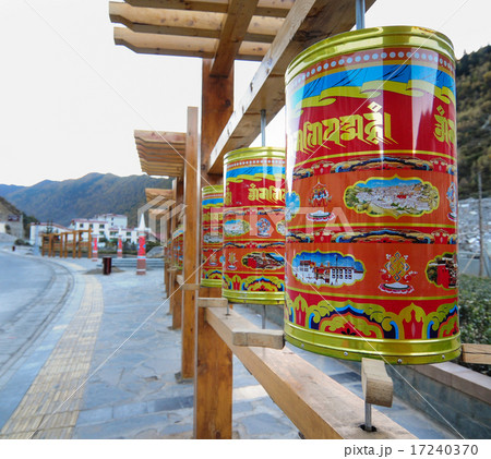 Buddhist prayer wheels 17240370
