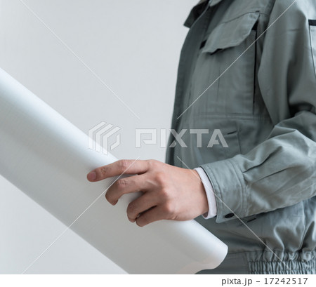 作業服の男性 17242517