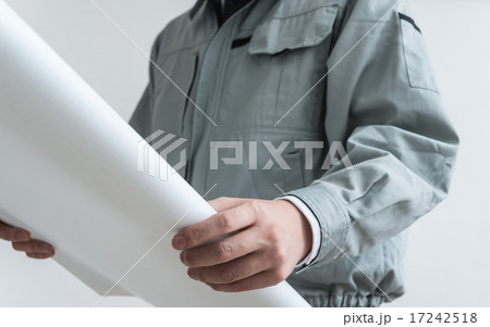 作業服の男性 作業服の男性 17242518