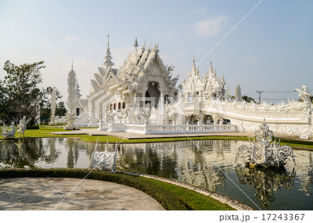 White temple, Chiang Rai, Thailand  17243367