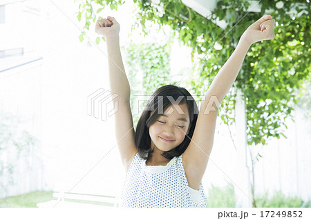 ポートレート　10代の女の子 17249852