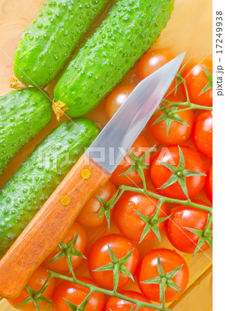 cucumber and tomato 17249938