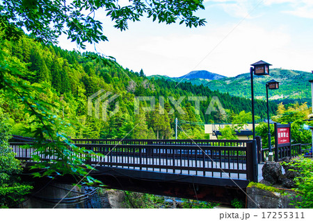 早朝の筋湯温泉 17255311