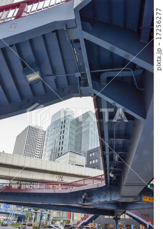 大阪梅田の陸橋 17256277