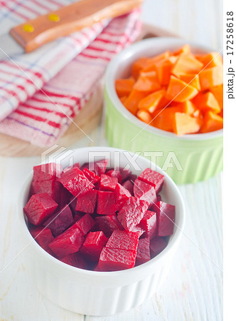 beet and carrot 17258618