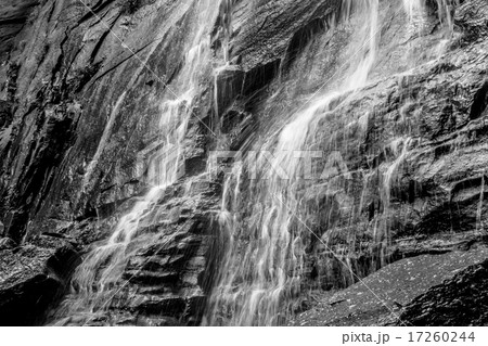hickory nut waterfalls during daylight summer 17260244