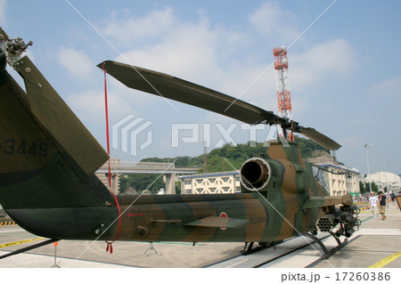 本格的な攻撃ヘリコプターAH-1S COBRAの展示 17260386