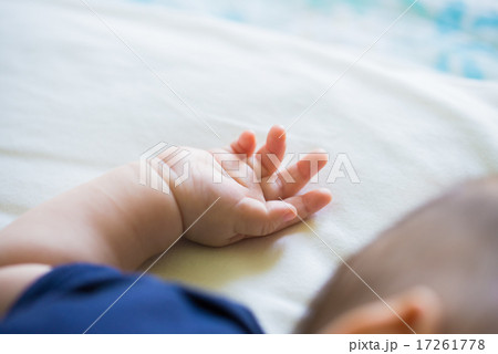赤ちゃんの手 赤ちゃんの手 17261778