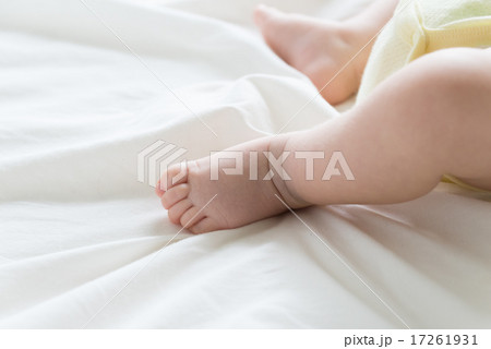 赤ちゃんの足 赤ちゃんの足 17261931