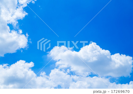 雲　綿雲　積乱雲　積雲　高積雲　青い空　白い雲　コピースペース　背景用素材　クラウド　テキスト　青空 17269670