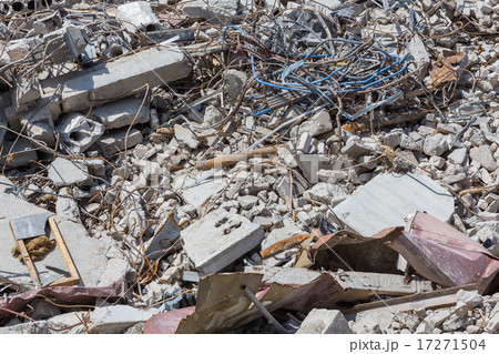Demolished house before reconstruction 17271504