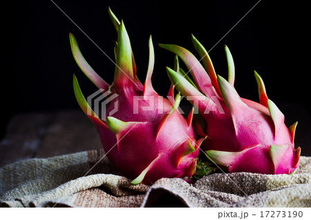 Dragon Fruit on wooden background Dragon Fruit on wooden background 17273190