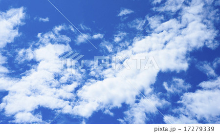 イメージ背景 空 雲 天気 16 9の写真素材