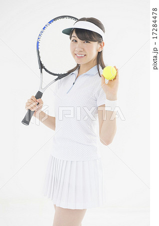 テニスをする女性 17284478