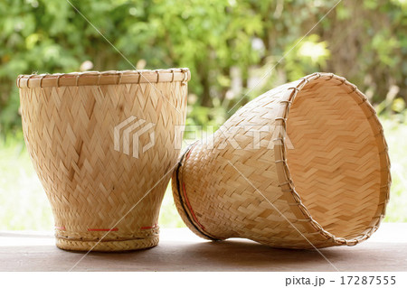 Earthenware steamer 17287555