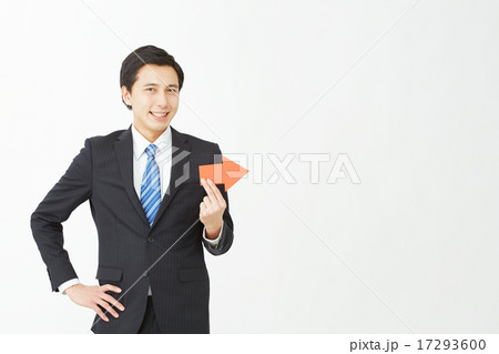 矢印で指すビジネスマン 17293600