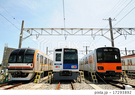 東京メトロ有楽町線新木場車両基地に並ぶ有楽町線を走る電車たち 17293892