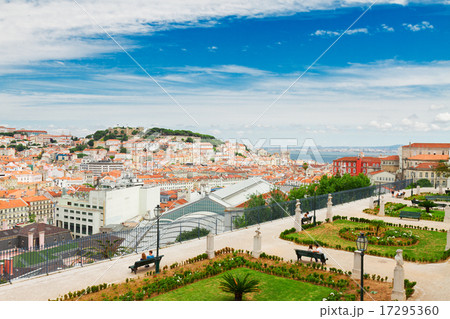 skyline of  Lisbon, Portugal 17295360