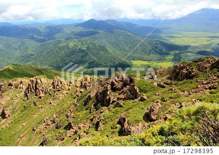 至仏山の蛇紋岩 17298395