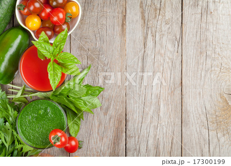 Fresh vegetable smoothie. Tomato and cucumber 17300199
